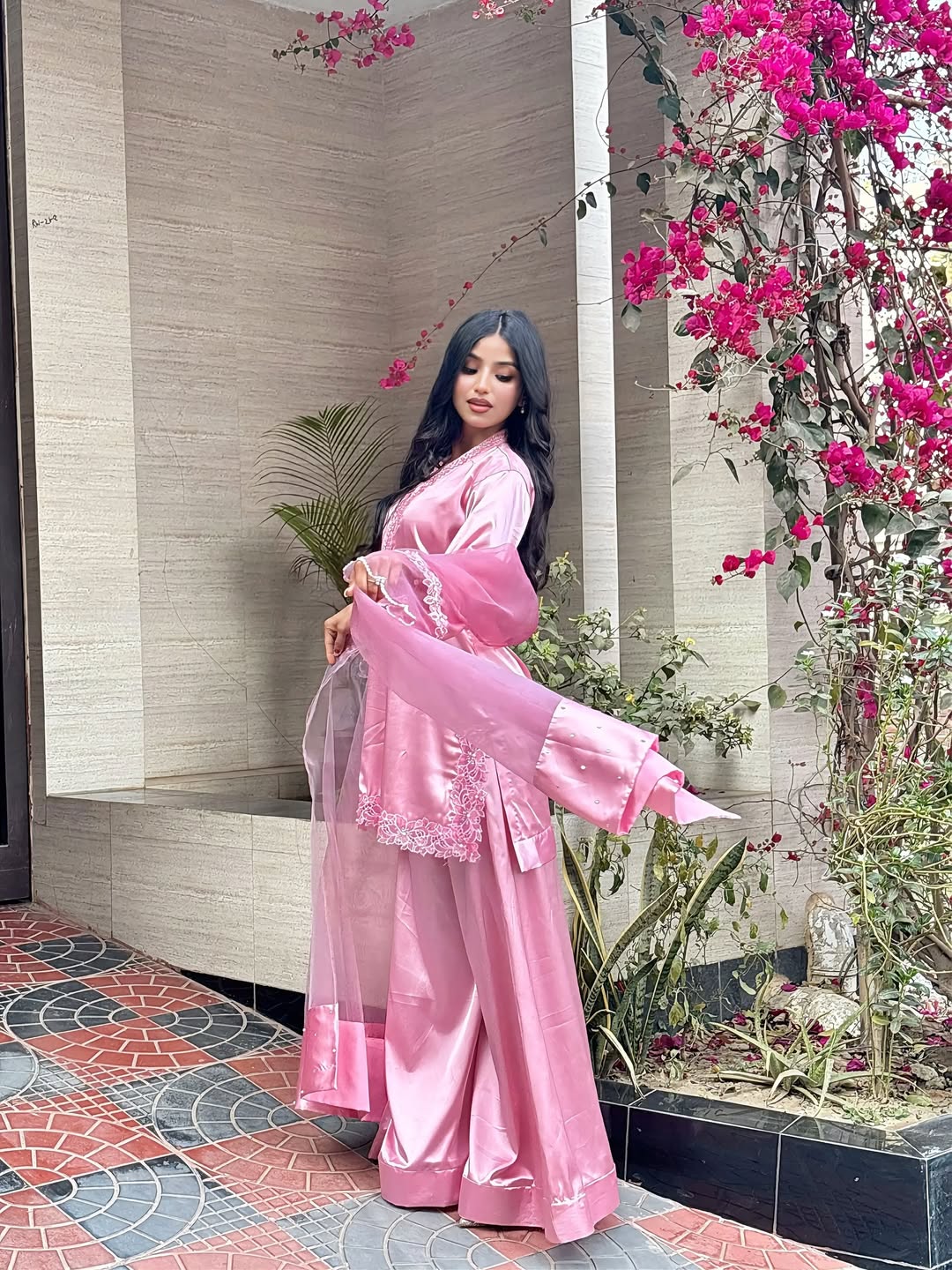 pink luxe alternate view