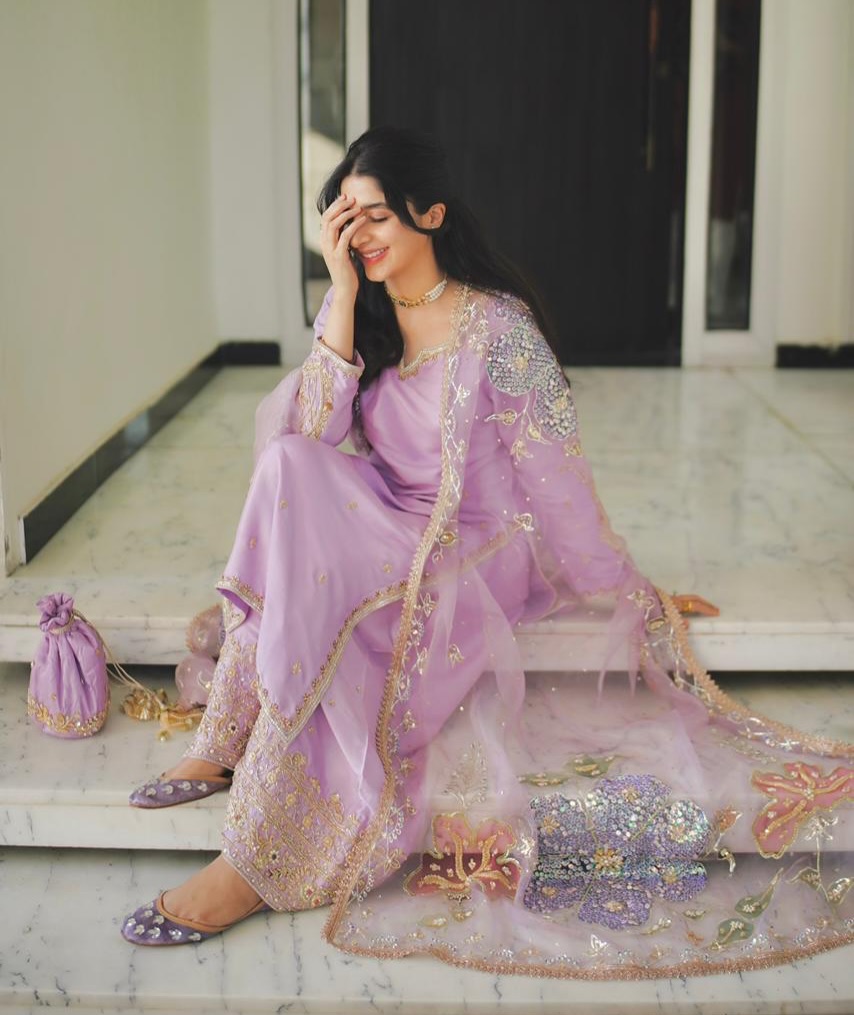 Lilac Royale alternate view